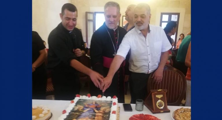 بالصورة – غذاء محبة في دار رعية السيدة عمشيت احتفاء بمرور عام على انطلاق مطبخ الرعية