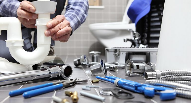 يستغلّ عمله كـ “سمكري” لسرقة المنازل.. إليكم التفاصيل