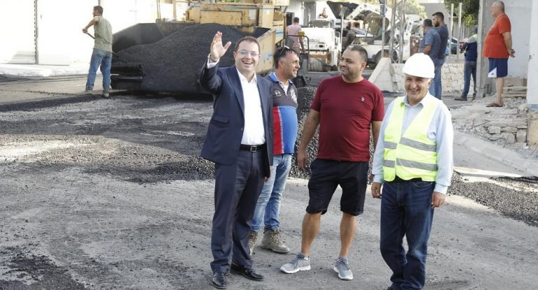 خاص – بالصّور والفيديو: عبدو العتيّق رجل المهمّات في أصعب الظروف