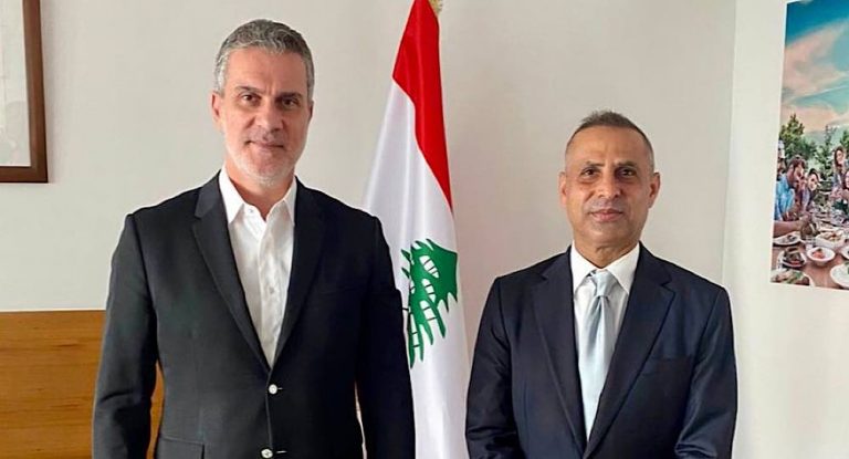 نصّار عرض وسفير سلطنة عمان سبل التعاون بين البلدين