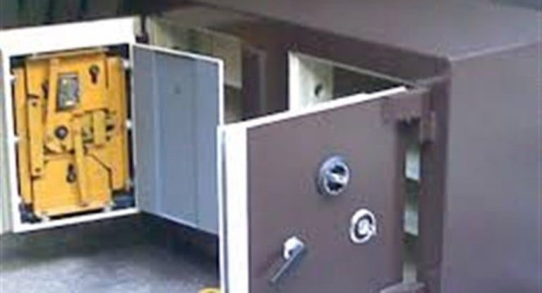 بيوت اللبنانيين تحولت إلى بنوك صغيرة..