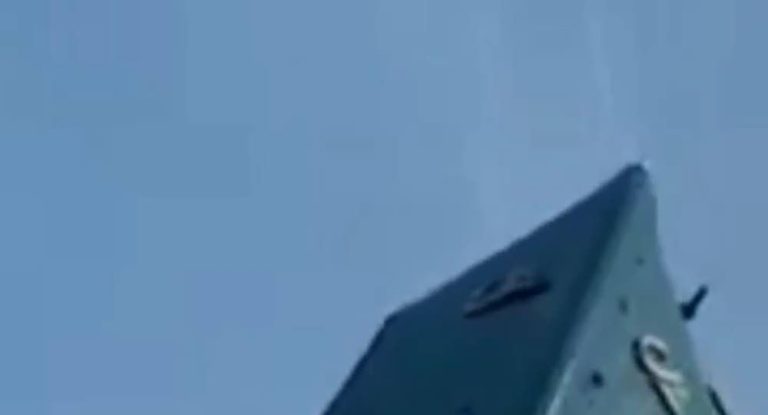 بالفيديو – طائراتٌ حربيّة تجتاحُ سماء بيروت.. ما فعلته مُفاجئ!