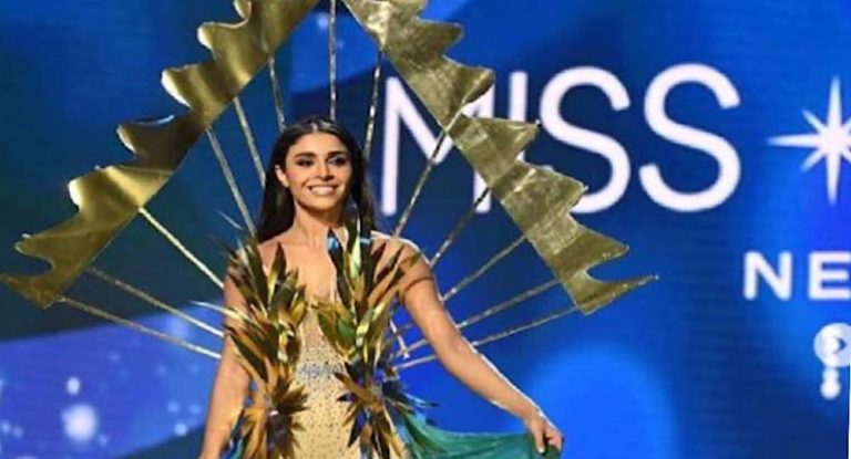 بالفيديو – الدموع تخون ياسمينا زيتون في مسابقة ملكة جمال الكون!