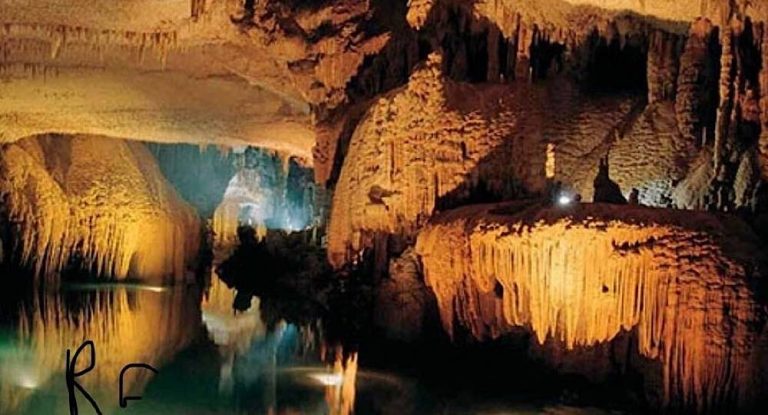 بالفيديو-حفل زفاف في مغارة جعيتا.. و”السياحة” تردّ بإنذار!