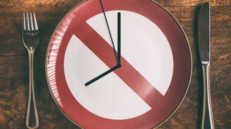 تفويت الإفطار والصيام “الطويل”.. ماذا يفعلان بالمناعة؟