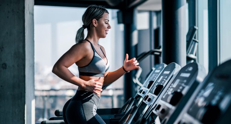 10 أخطاء كارثية تقع فيها المبتدئات داخل صالات الجيم.. انتبهي لها