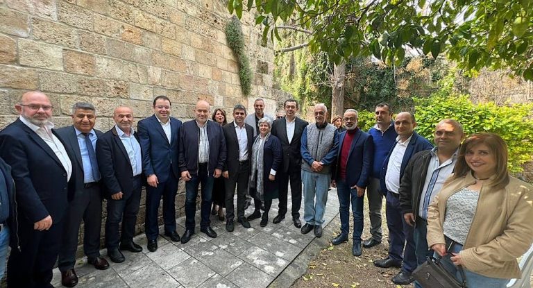 بالفيديو والصور-مبادرة من Halim Hawat foundation دعماً لطلاب صفوف الشهادة الثانوية الرسمية في قضاء جبيل