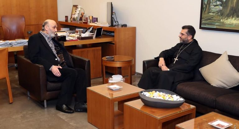 المطران بو نجم في معراب للبحث في الإستحقاق الرئاسي