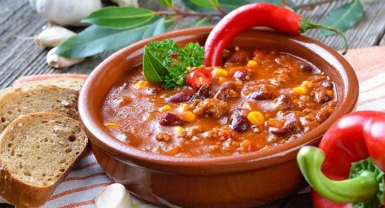 صحن الفول يفقد عزّه… وشعبيّته