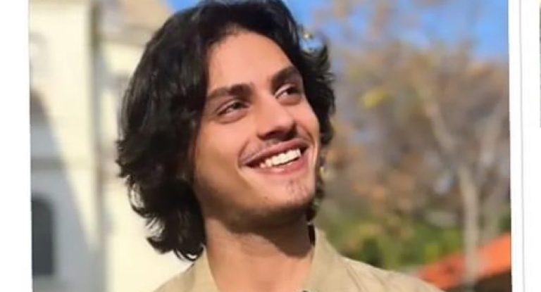 خاص – بالصّورة: خبر يُدمي القلوب..  بشارة إبن ال ٢٣ عاماً توفي غرقاً في بحر جبيل!