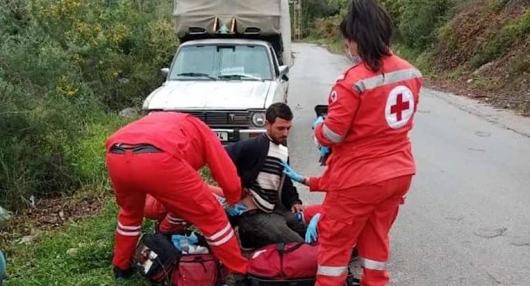 إطلاق نار على جامعي نبتة القصعين في قضاء جبيل وإصابة أحدهم