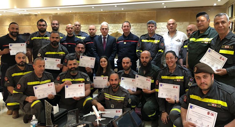 العميد خطار سلّم إفادات لخريجي دورة ” تدريب مدربين على تدريب قائد فريق اطفاء”