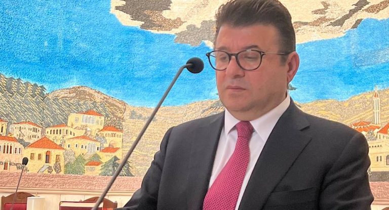 بول كنعان: للشروع فوراً باعادة النازحين السوريين الى بلادهم