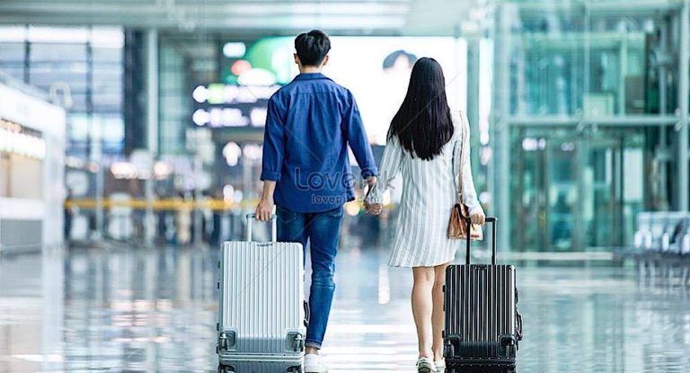 تجربة مروعة…سائح يكتشف بالصدفة جثةً تحت سريره!