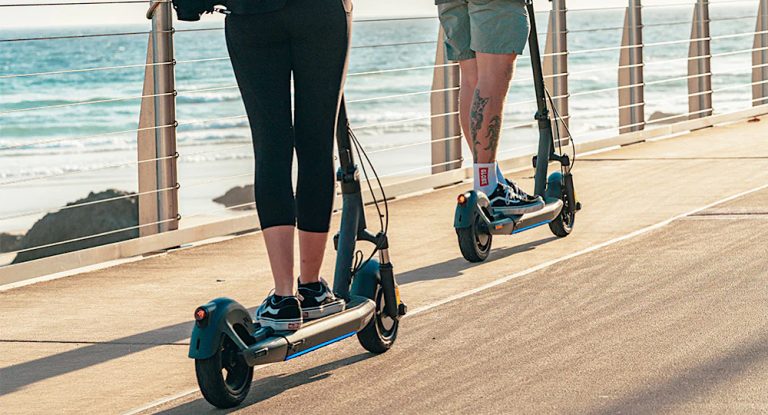 حادثة مُرعبة.. إنفجار سكوتر كهربائي أثناء شحنه!