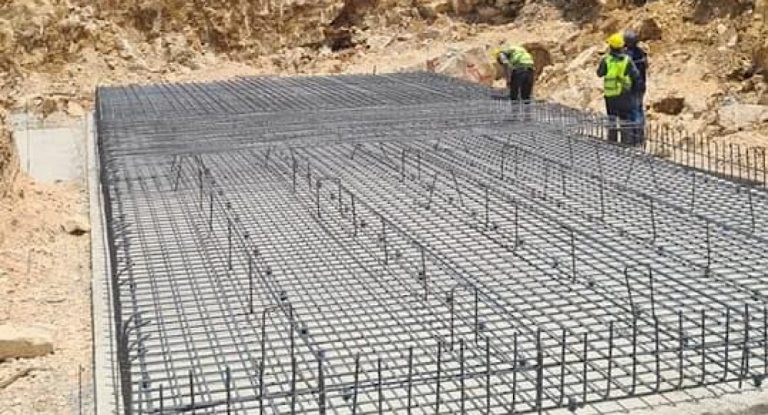 بدء تنفيذ مشروع لتأمين المياه الى المنازل في بلدة لحفد!