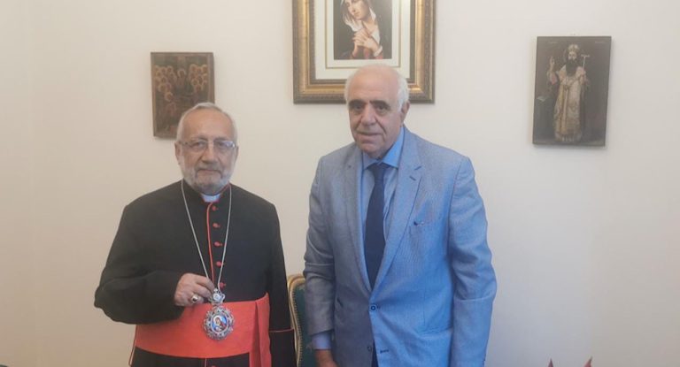 القصيفي في زيارة لبطريرك بيت كيليكيا للأرمن الكاثوليك