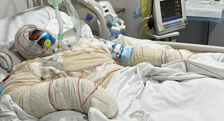 بالصّور – فاجعة تدمي القلوب.. مغترب لبناني عاد إلى وطنه فخسر شقته واحترقت زوجته وابنه .