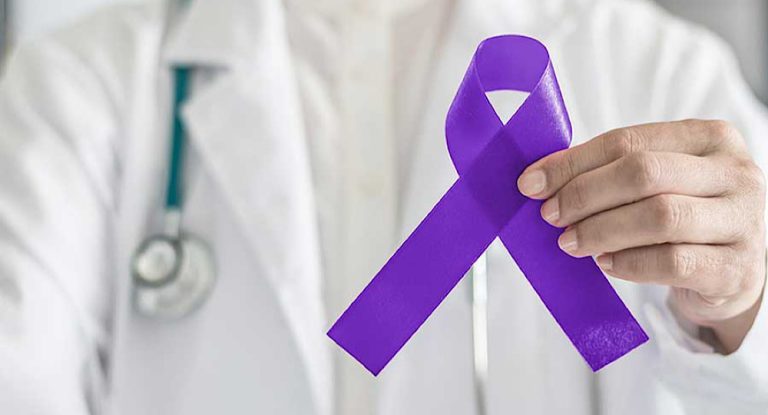 بالفيديو – بعد إعلان إصابتها بسرطان الدم.. أول ظهور للسيدة الأولى!