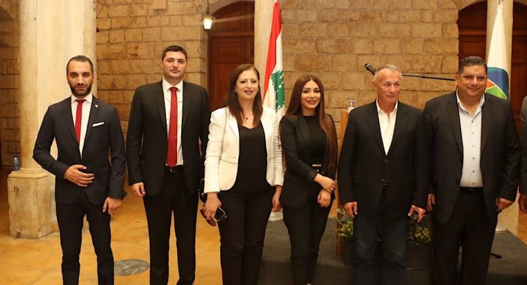 شانتال شبل خليل أطلقت موقعها الإخباري “PRESS LEBANON” نداف ممثلة وزير الاعلام: التحدي امام موقعكم الجديد الجودة والتعقّل ممثل كلاس: نهضةُ الوطن وقيامتُه في استقامة إعلامِه فإعلامُكم أخلاقُكم