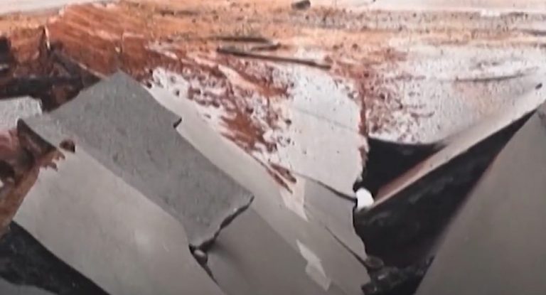 بالفيديو – إنفجار غامض وتطاير للمركبات.. ما حصل مروّع!