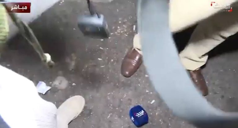 بالفيديو-اشكال بين الجيش اللبناني ومراسل قناة الحدث أثناء تغطيته أحداث الكحالة!