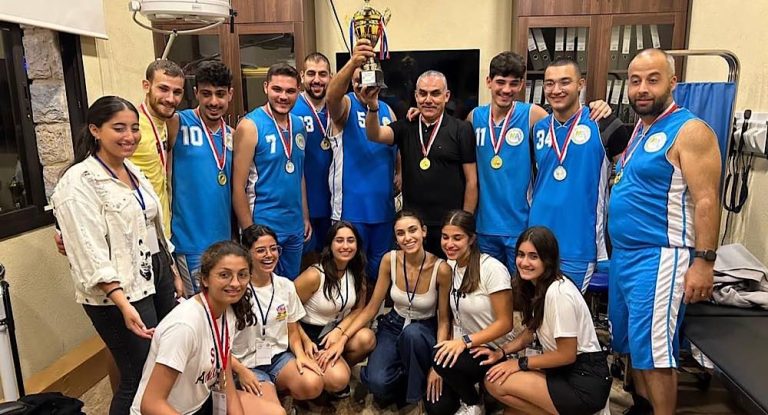 بالصور والفيديو-فريق المزاريب عرستا يتوج بلقب بطولة “كأس تحدّي الضيع في جرود جبيل” في كرة السّلة