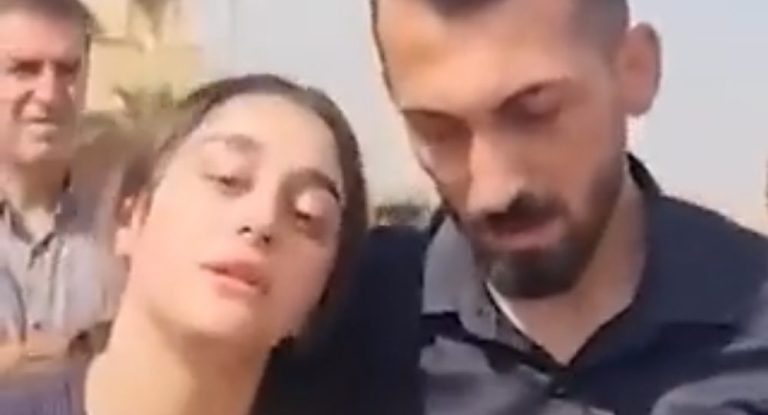 بالفيديو – حريق قاعة العرس تابع.. والد العروس يلتحق بوالدتها وأخيها وحالتها تدمي القلوب