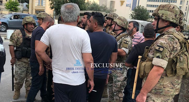 خاص- بالصور:بلدية جبيل توقف ال Tuk tuk في المدينة.. والجيش بالمؤازرة!