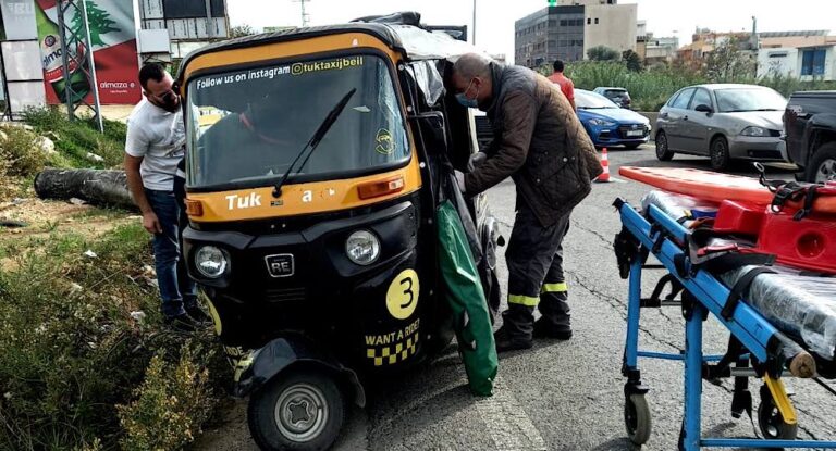 خاص-بالصورة:جرحى جراء  حادث سير على اوتوستراد جبيل