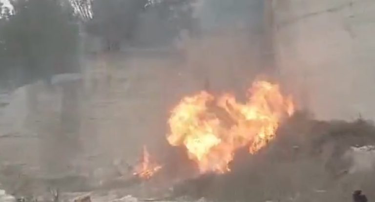 بالفيديو – قصف إسرائيلي مباشر على مجموعة من الصحافيين في يارون ونجاتهم بأعجوبة!