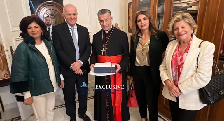 ترتج دروبا زورا وبلّش بدرب الصليب” للإعلامية جوزيفين أبي غصن …الراعي يستقبل المهندس جوزف اسطفان وزوجته السيدة ظريفه حبشي”