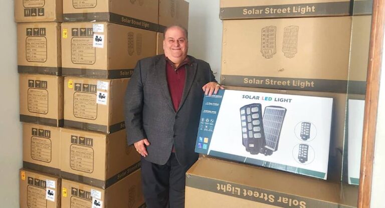 العقيبة منارة الفتوح… تضيء شوارعها بالطاقة الشمسية !