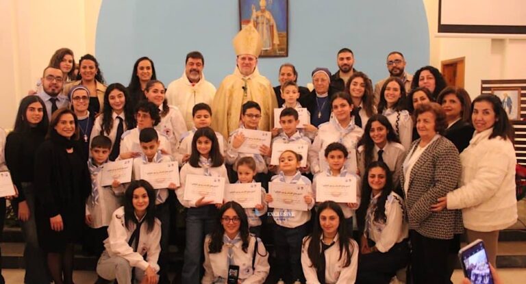 بالصور-المطران عون يترأس قداس اليوبيل الذهبي لفرسان العذراء في “كفرمسحون”