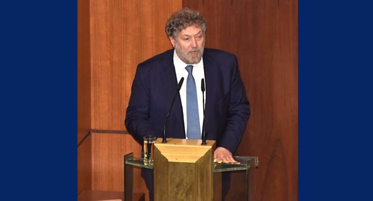 افرام خلال مناقشة الموازنة أمام الجلس النيابيّ عرض مشاريع لإعادة أموال المودعين وزيادة الرواتب والحماية الاجتماعيّة.