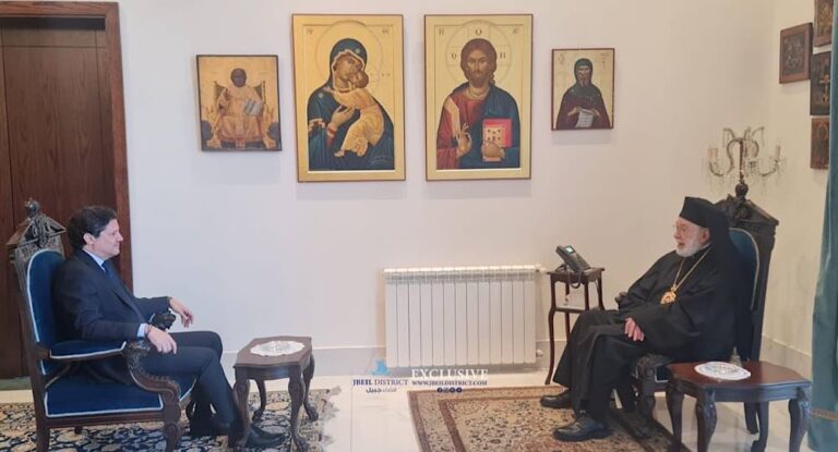 بالصورة-المطران عودة يلتقي الوزير المكاري