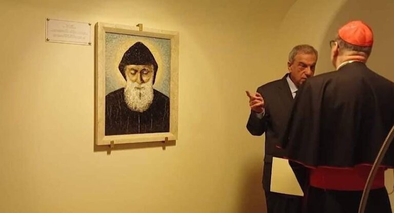 بالفيديو مشاهد من الفاتيكان: الإحتفال بارتفاع موزاييك القديس شربل في مغارة بازيليك القديس بطرس