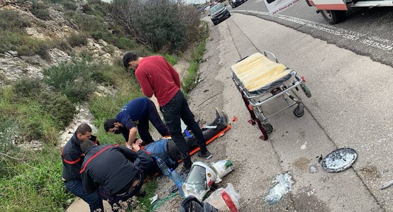 خاص-بالصور: جريحان جراء إنقلاب سيارة في فغال