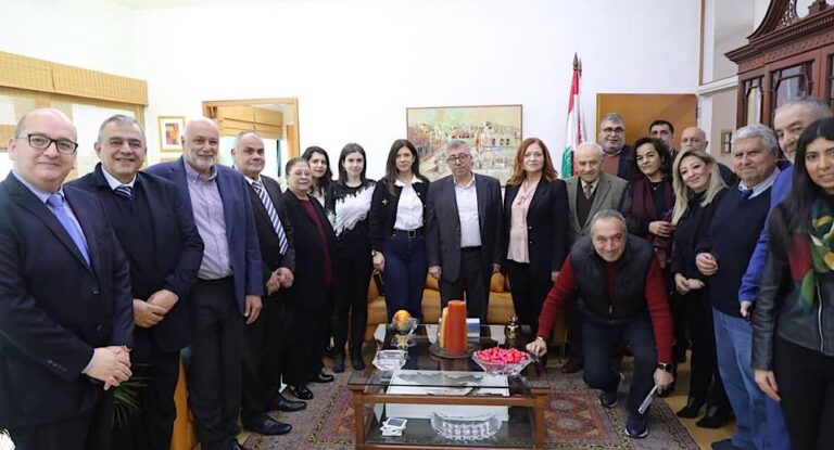 خاص-مدير عام التعليم العالي  على رأس وفد في جامعة AUT مثنيا على دورها وانجازاتها