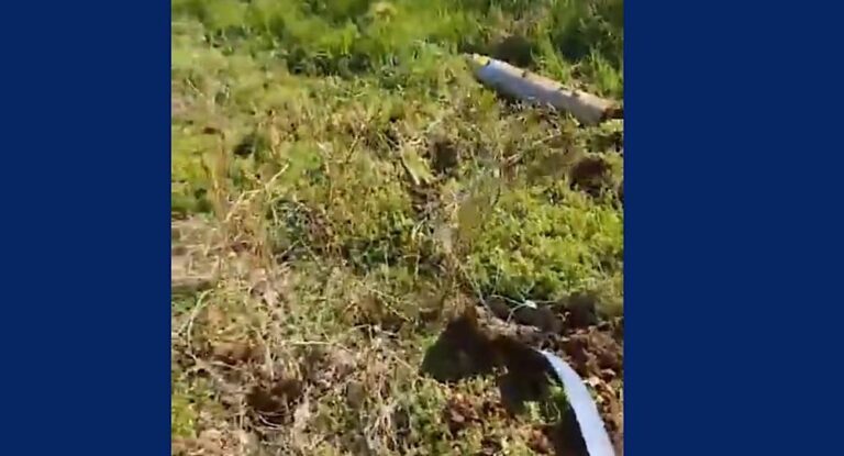 عاجل -بالفيديو: ‎سقوط صاروخ في أحد أحراج حراجل من دون أن ينفجر.