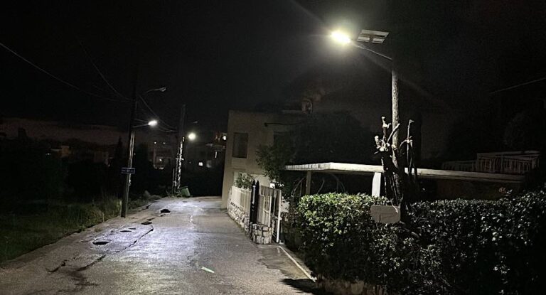 مشروع وطن الإنسان أضاء شارع الأبوين خليفة في عمشيت بالطاقة المتجدّدة