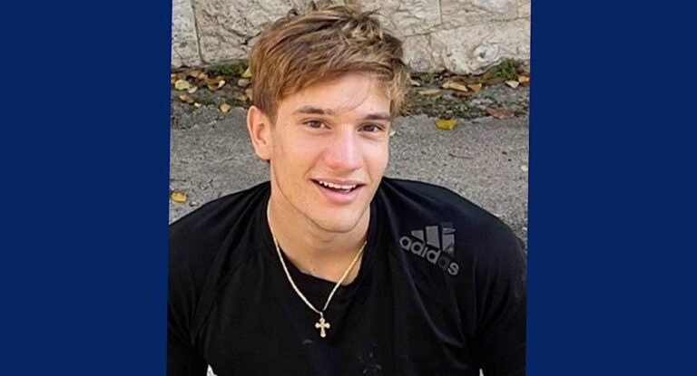 بالفيديو-لحظة وصول جثمان الشاب إيليو فدعوس الى  كفرعبيدا محمولاً على الأكتاف