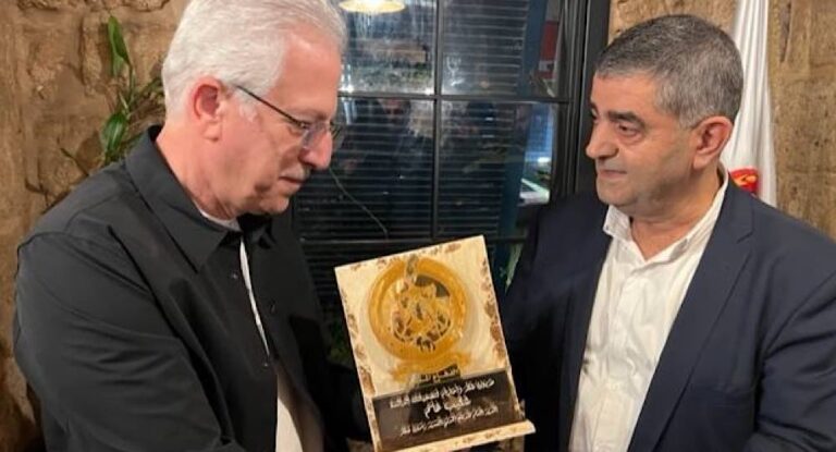 تكريم الرئيس السابق لمركز جبيل الإقليمي في الدفاع المدني شكيب غانم