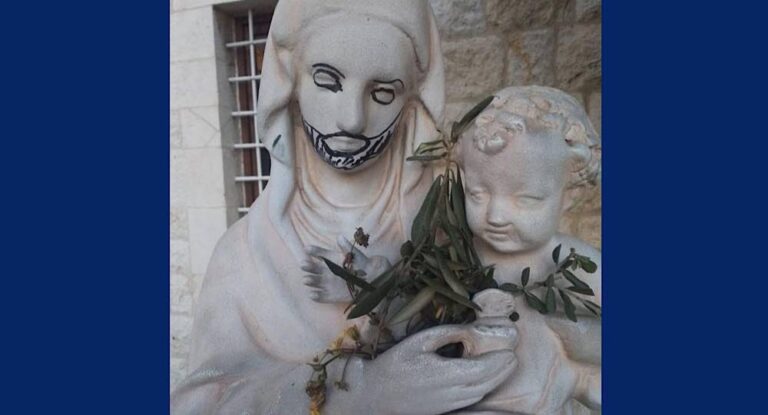إعتداء على تمثال السيدة العذراء في المنطقة