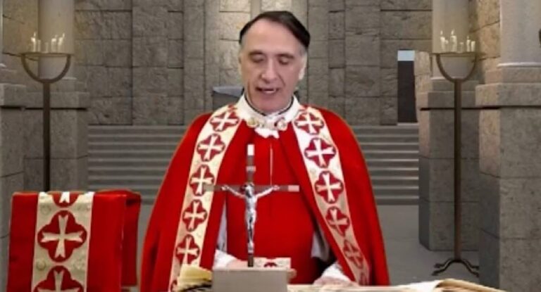 أبونا طوني الخولي…فنّاناً ،فكاهناً ،فمطراناً؟