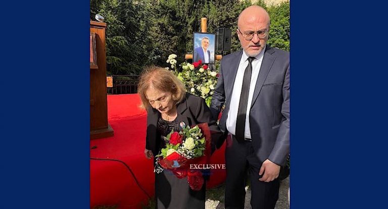 بالفيديو-مشهد يخطف القلوب…هذا ما قالته والدة باسكال سليمان في ذكرى مرور أربعين يوماً على إستشهاده