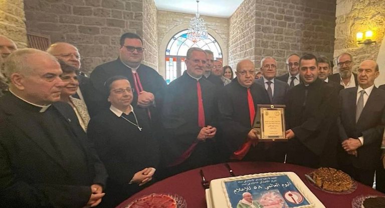 قداس على نية الصحافيين والاعلاميين وجميع العاملين في وسائل الاعلام في عمشيت