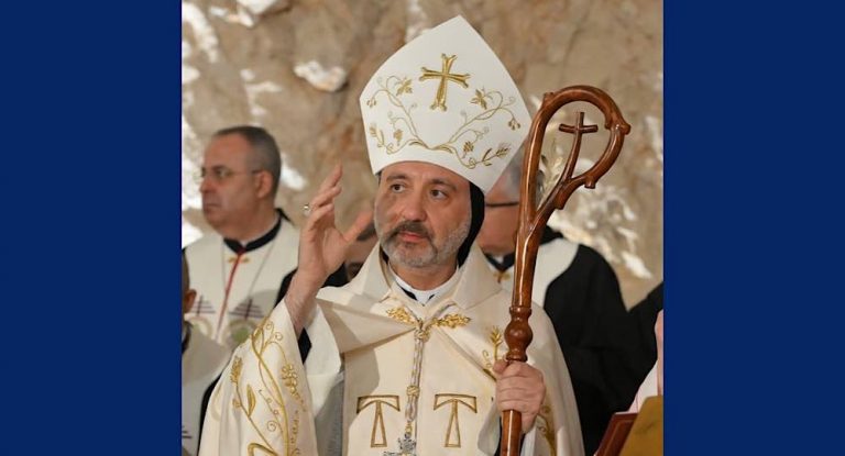 سيامة المطران الجلخ رئيس أساقفة على مذابح بكركي