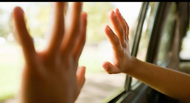 خطرٌ مُحدق بأطفالكم… فاحذروا