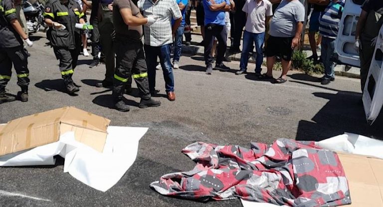 شاحنة تصدم دراجة نارية ومقتل شابين